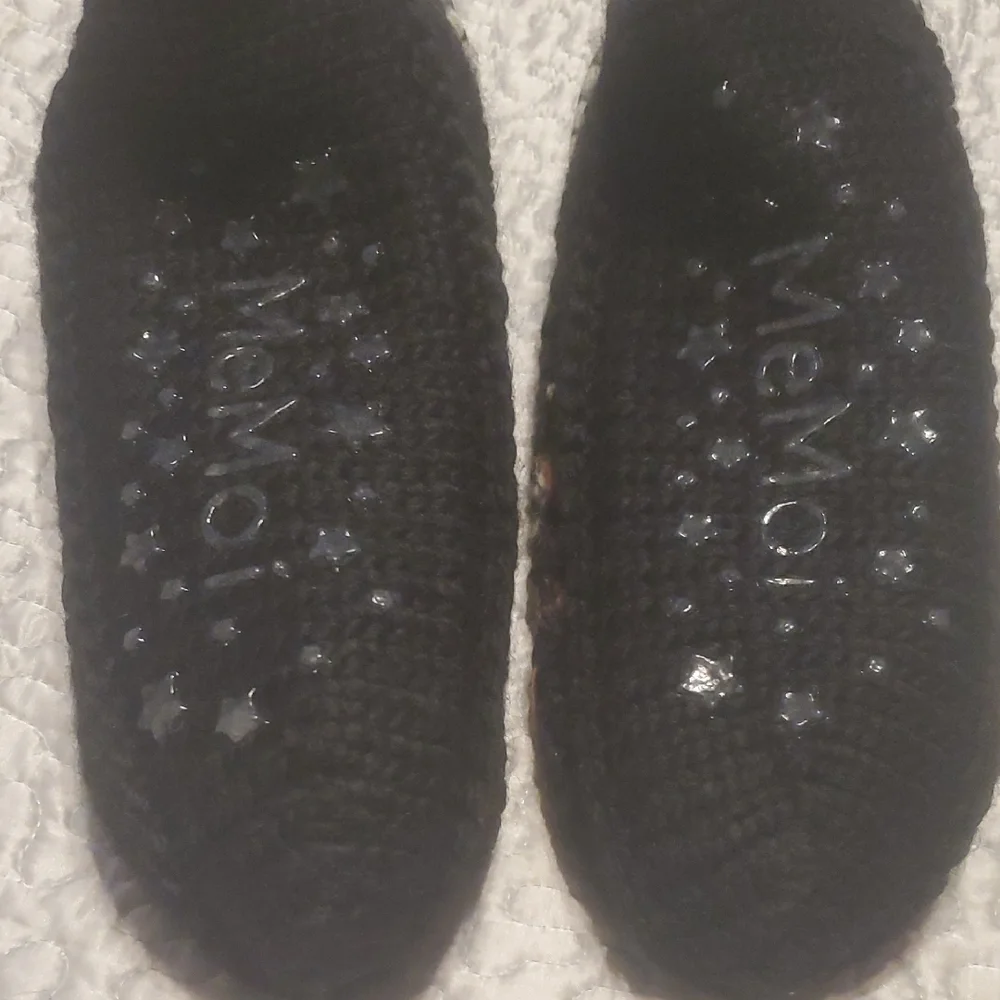 Cozy Black and White Knit Mittens - Picture 3 of 9